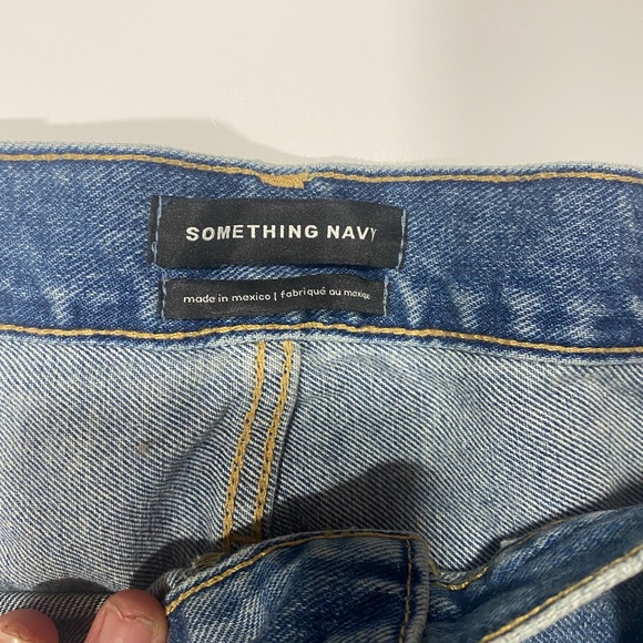 Something Navy High Rise Cigarette Ankle Slightly Distressed Jean NWT Size 18/34 - Picture 11 of 16